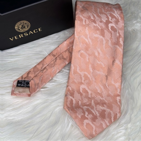 Gianni Versace Peach/Coral Abstract Neck Tie 100# Silk